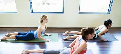 不用外TVT体育app出在家就能运动一张瑜伽垫就搞定一起跟着练起来吧(图1)