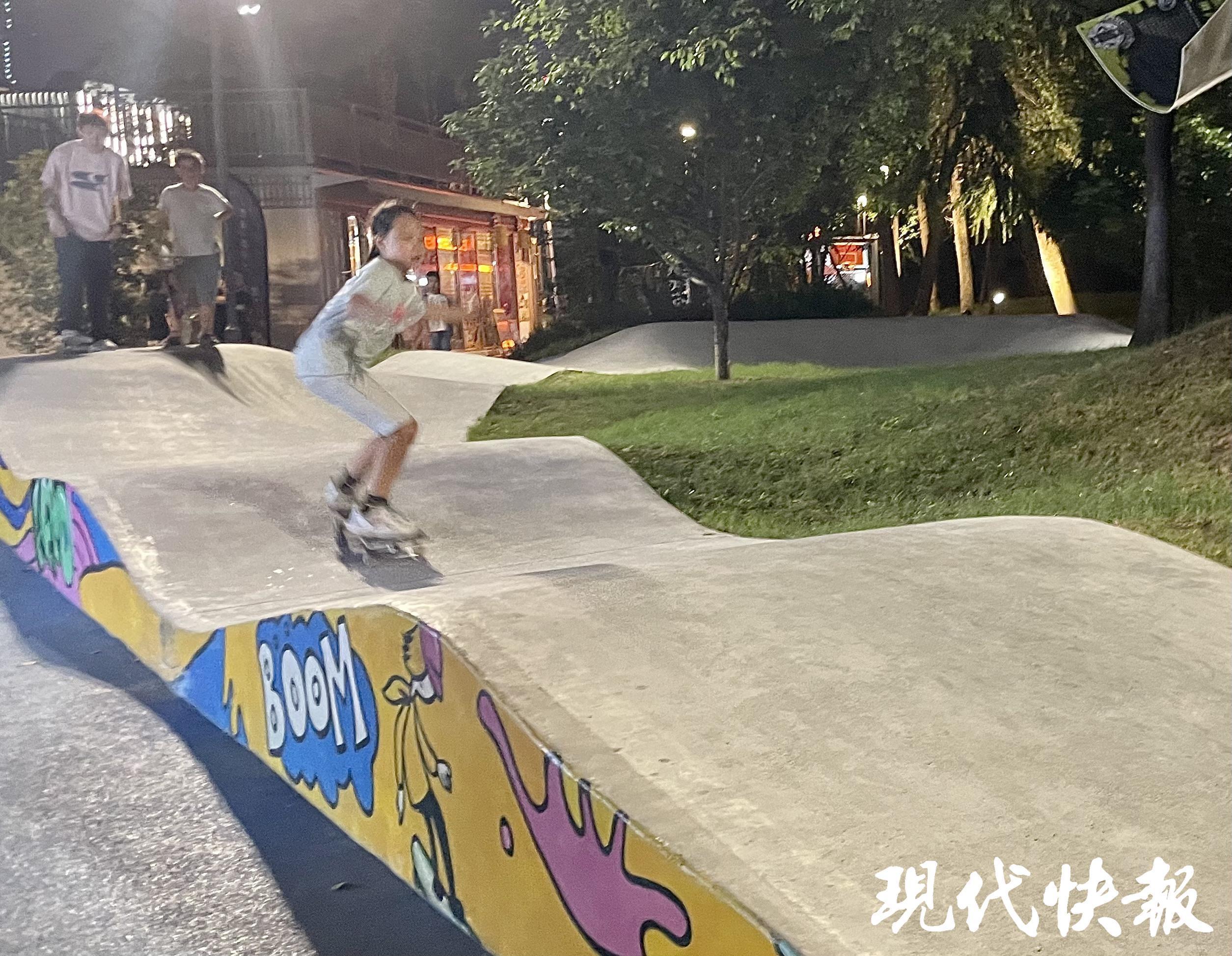 宝博体育文脉华章｜奥运刮起“潮玩”风体育文化的年轻态表达(图4)